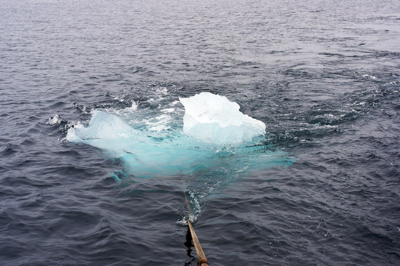Illustration for article titled What It Takes To Transport 112 Tons of Arctic Ice Over 2,000 Miles